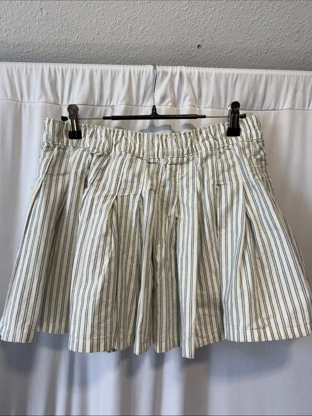 aerie White and Green Striped Button-Front Skort - Picture 3 of 4